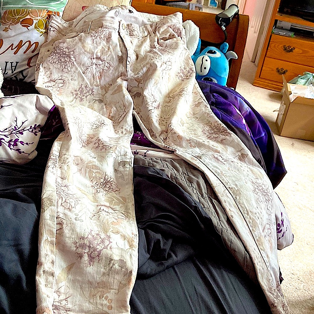 Reitman’s Women’s long floral pants. 36.